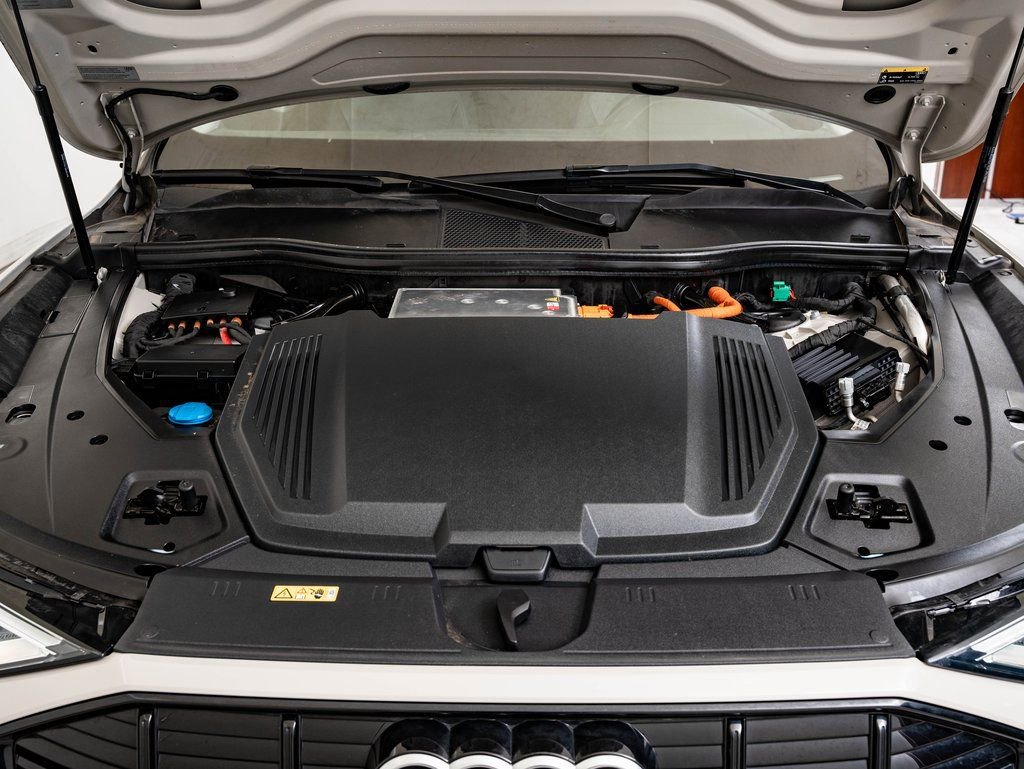 Used 2021 Audi e-tron Premium w/ Convenience Plus Package AWD/4WD image 44