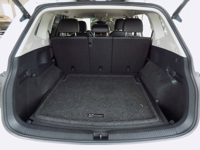Used 2022 Volkswagen Tiguan SE AWD/4WD image 29