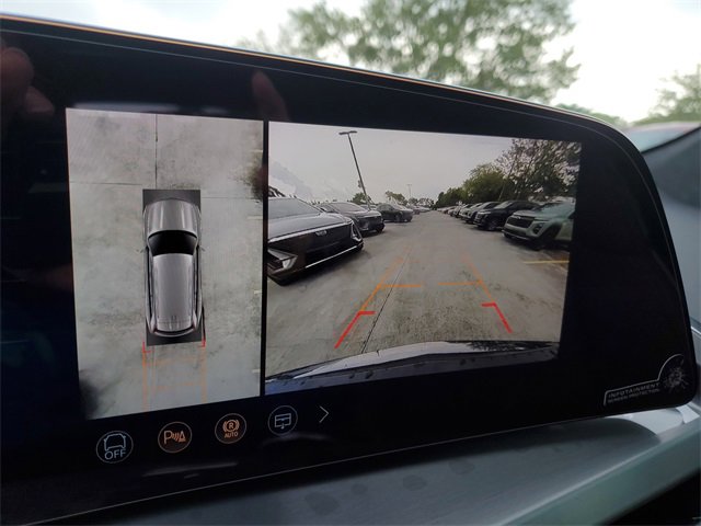 New 2026 Cadillac Vistiq Platinum image 16