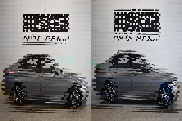 Used 2022 BMW 540i xDrive w/ M Sport Package image 2