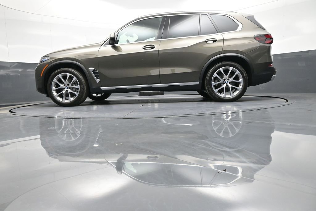 Used 2025 BMW X5 xDrive40i w/ Climate Comfort Package image 37