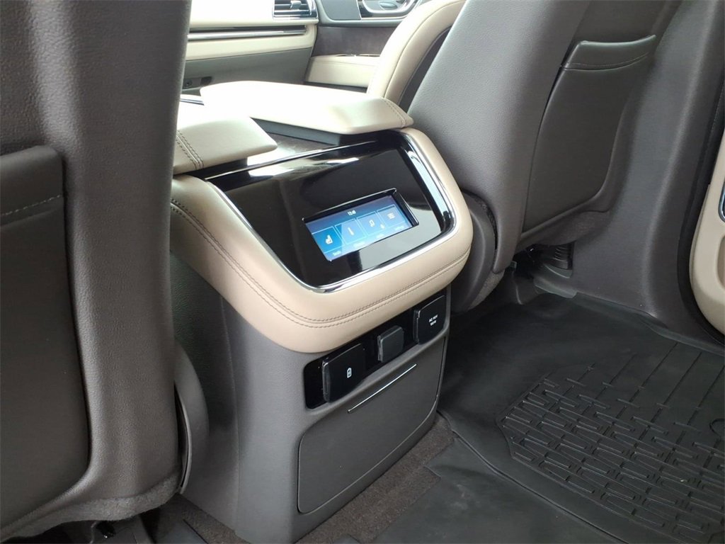 Used 2024 Lincoln Navigator Premiere image 9