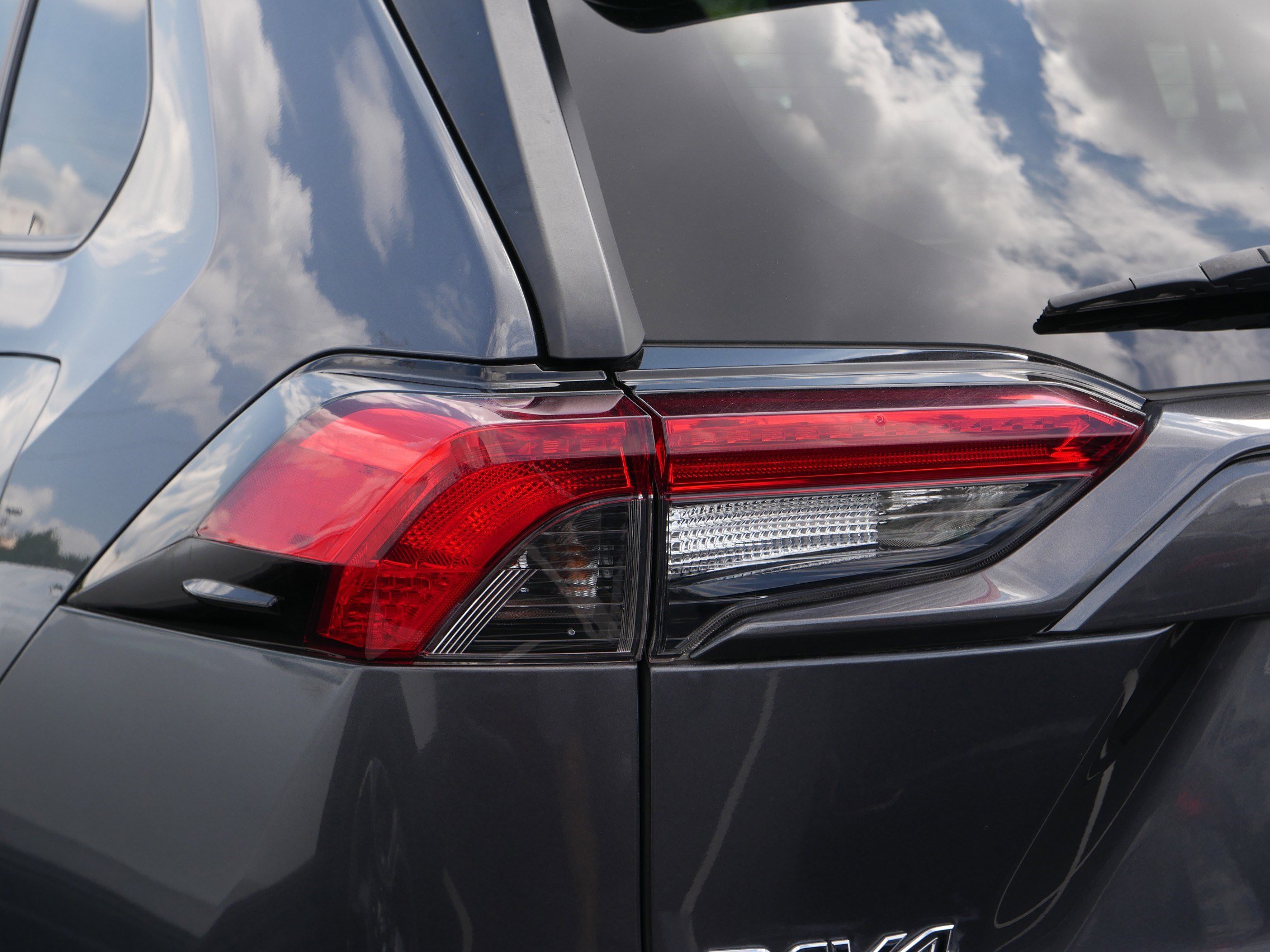 Used 2019 Toyota RAV4 XLE image 17