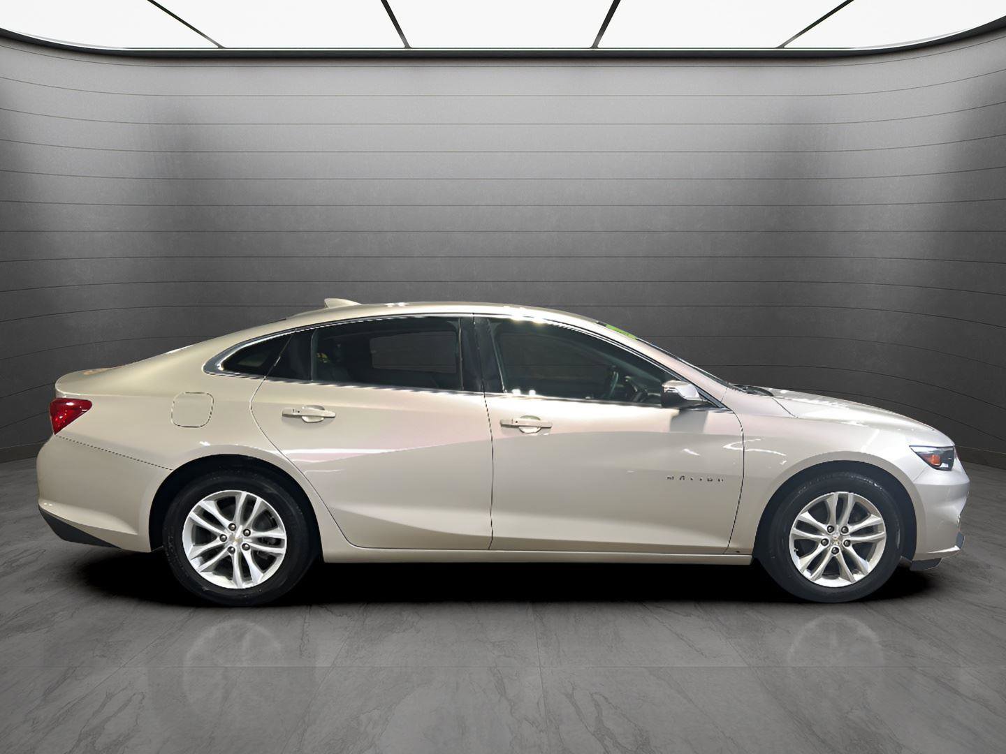 Used 2016 Chevrolet Malibu LT image 6