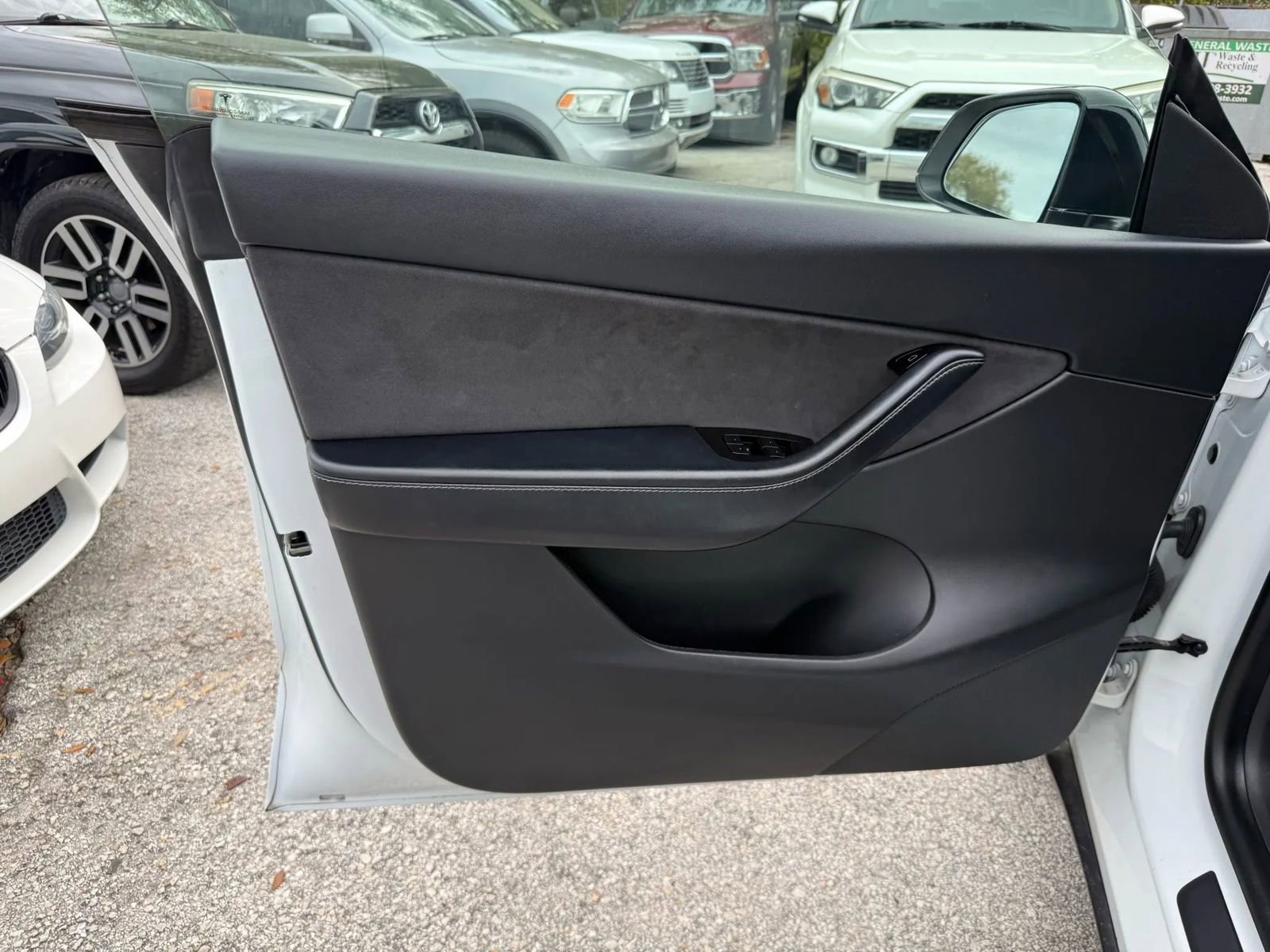 Used 2021 Tesla Model Y Long Range AWD/4WD image 16