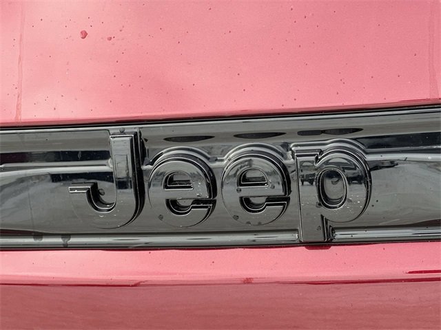Used 2023 Jeep Grand Cherokee Altitude image 11