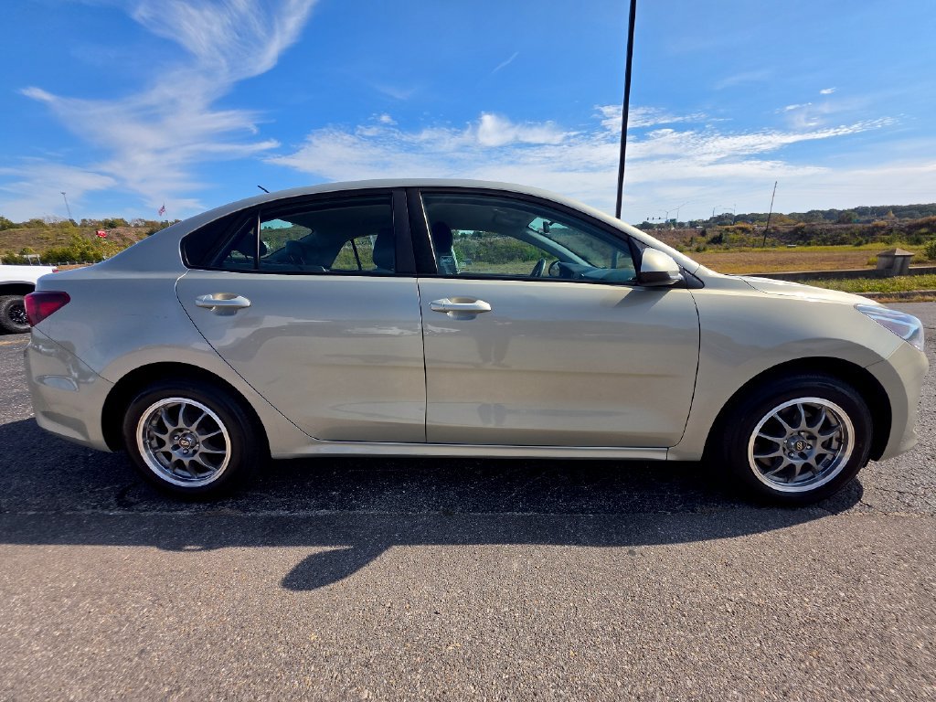 Used 2018 Kia Rio S FWD image 9