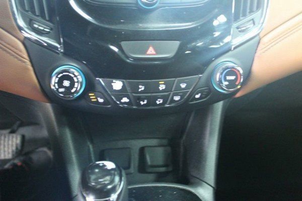 Used 2018 Chevrolet Cruze Premier w/ RS Package image 16