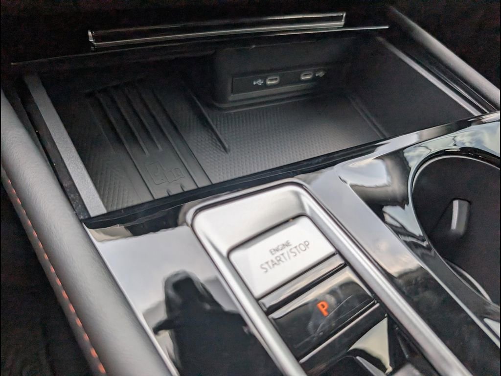 Certified 2025 Volkswagen Atlas Peak Edition SE AWD/4WD image 18