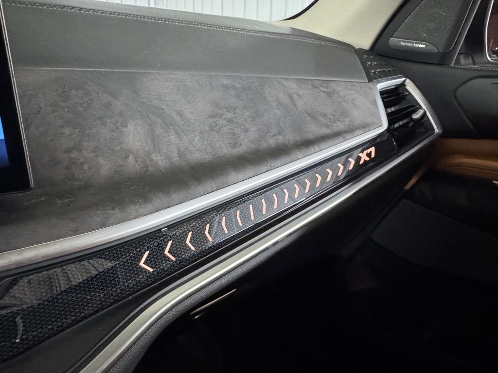 Used 2024 BMW X7 xDrive40i w/ Premium Package image 45