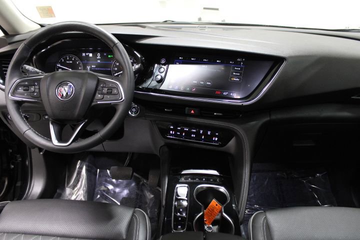 Used 2023 Buick Envision Avenir image 32