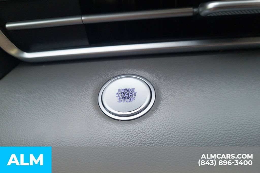 Used 2023 Hyundai Elantra SEL FWD image 24