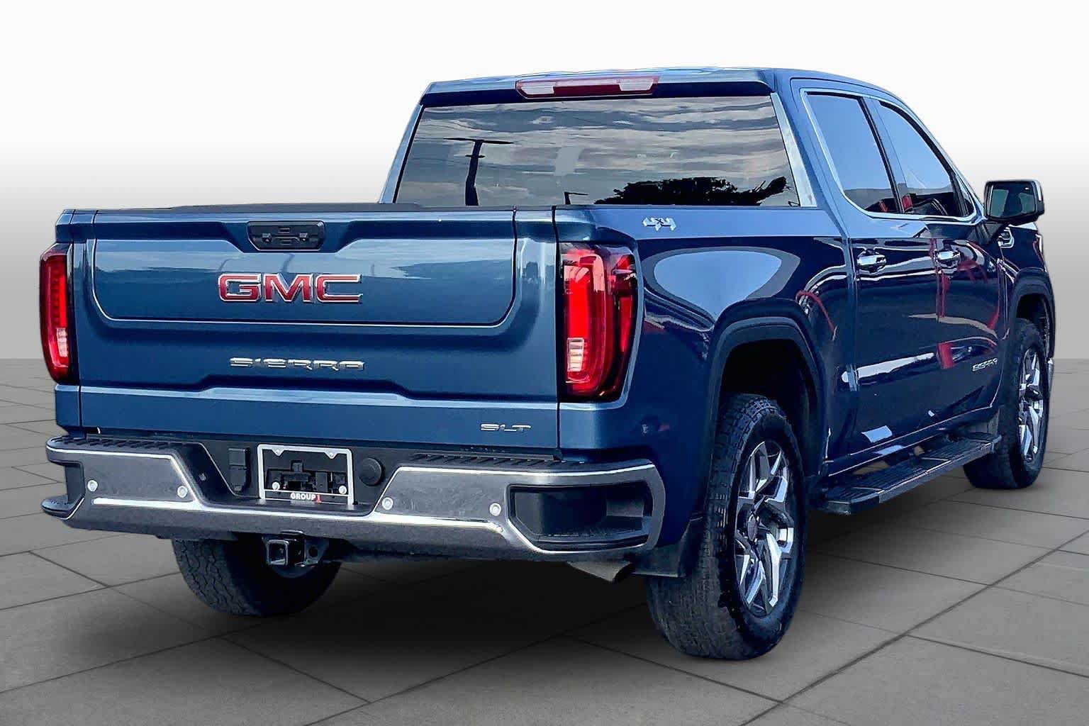 Used 2024 GMC Sierra 1500 SLT w/ SLT Convenience Package AWD/4WD image 13