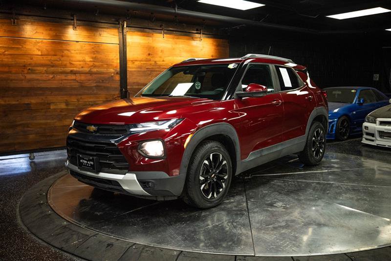 Used 2022 Chevrolet TrailBlazer LT w/ Confidence II Package FWD image 2