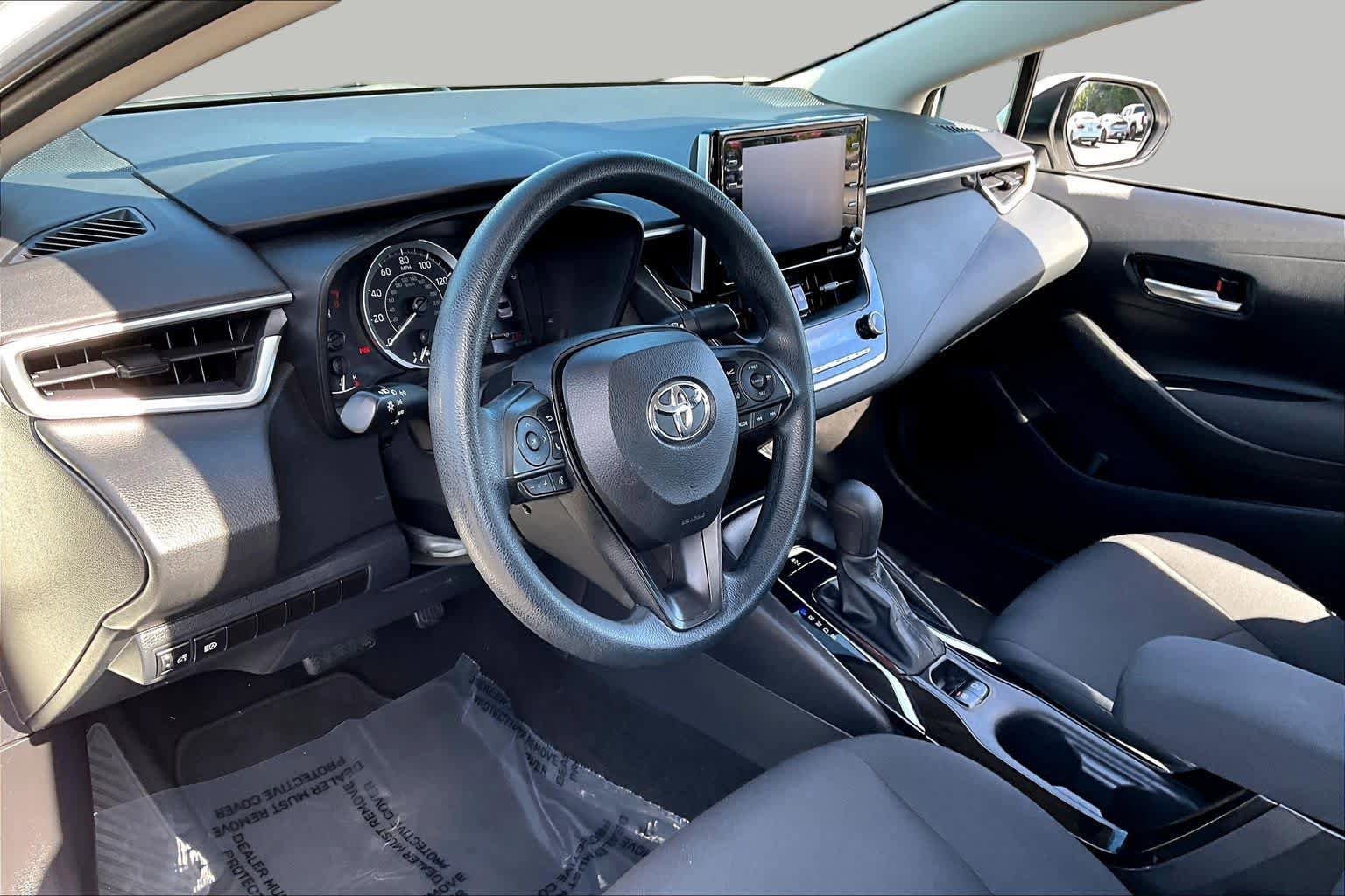 Certified 2021 Toyota Corolla LE FWD image 17