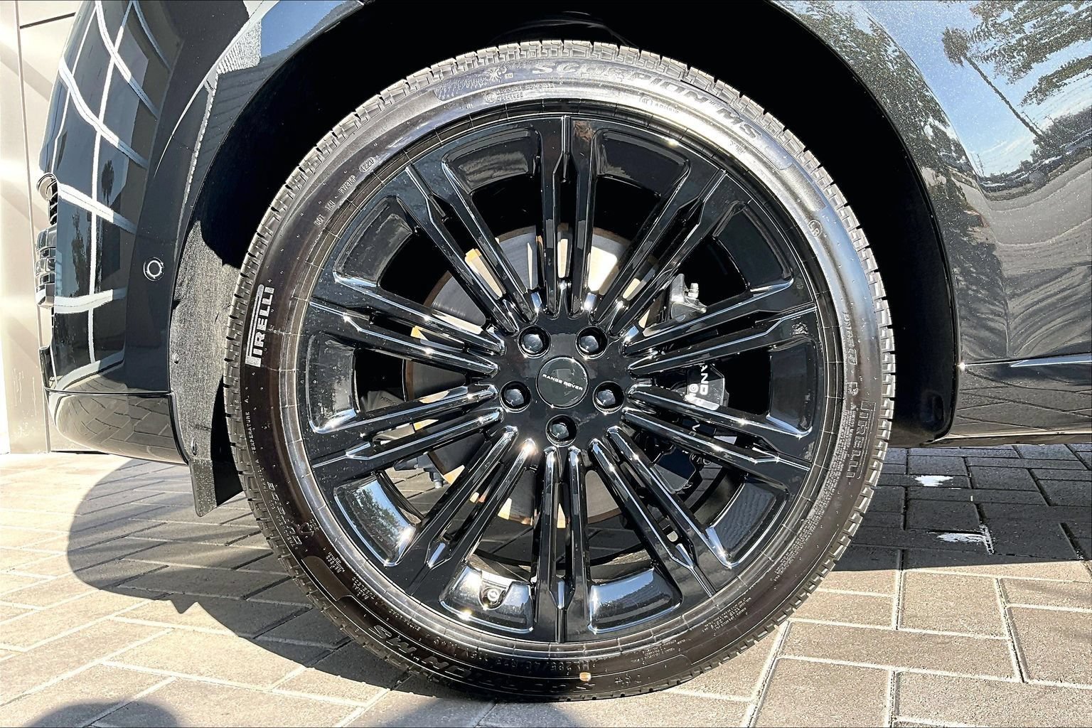 New 2026 Land Rover Range Rover Long Wheelbase SE AWD/4WD image 13