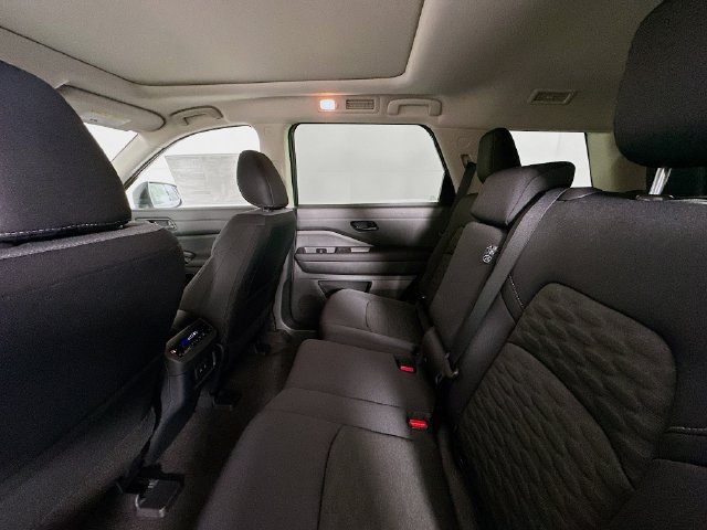 New 2026 Nissan Pathfinder SV w/ SV Premium Package FWD image 26