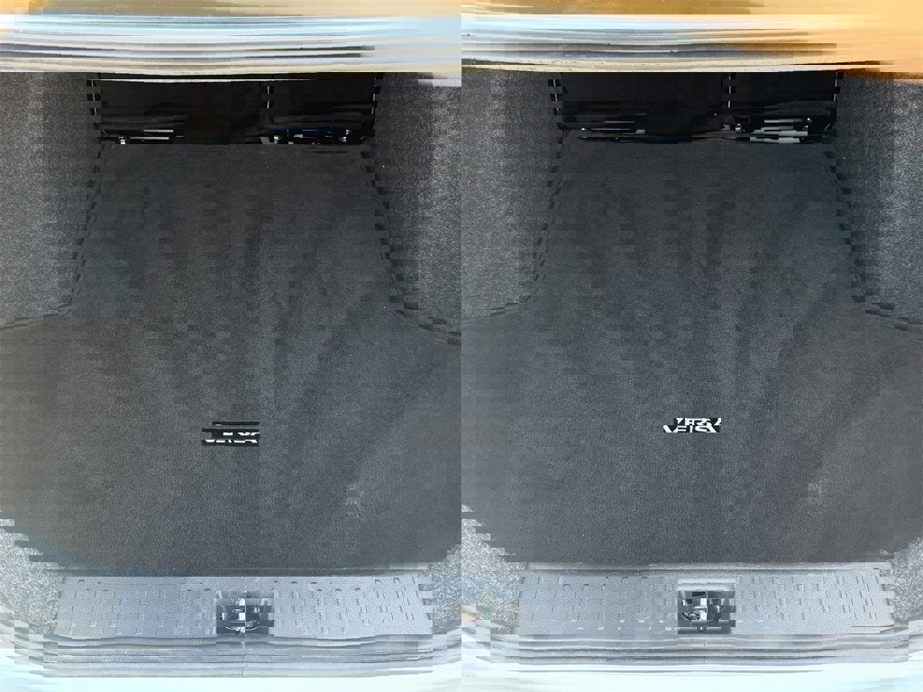 Used 2025 Nissan Versa SV image 28