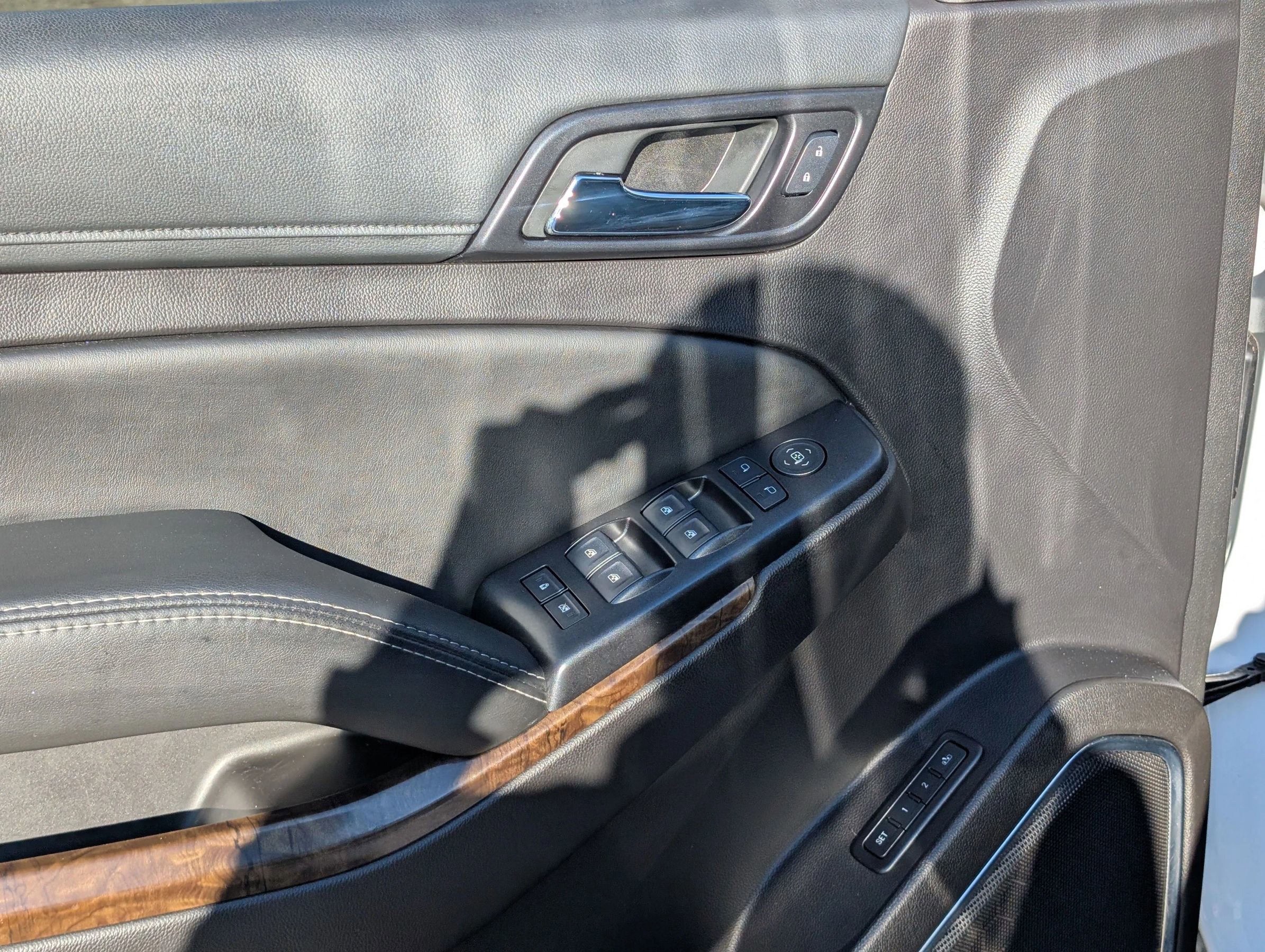 Used 2016 Chevrolet Suburban LT image 16