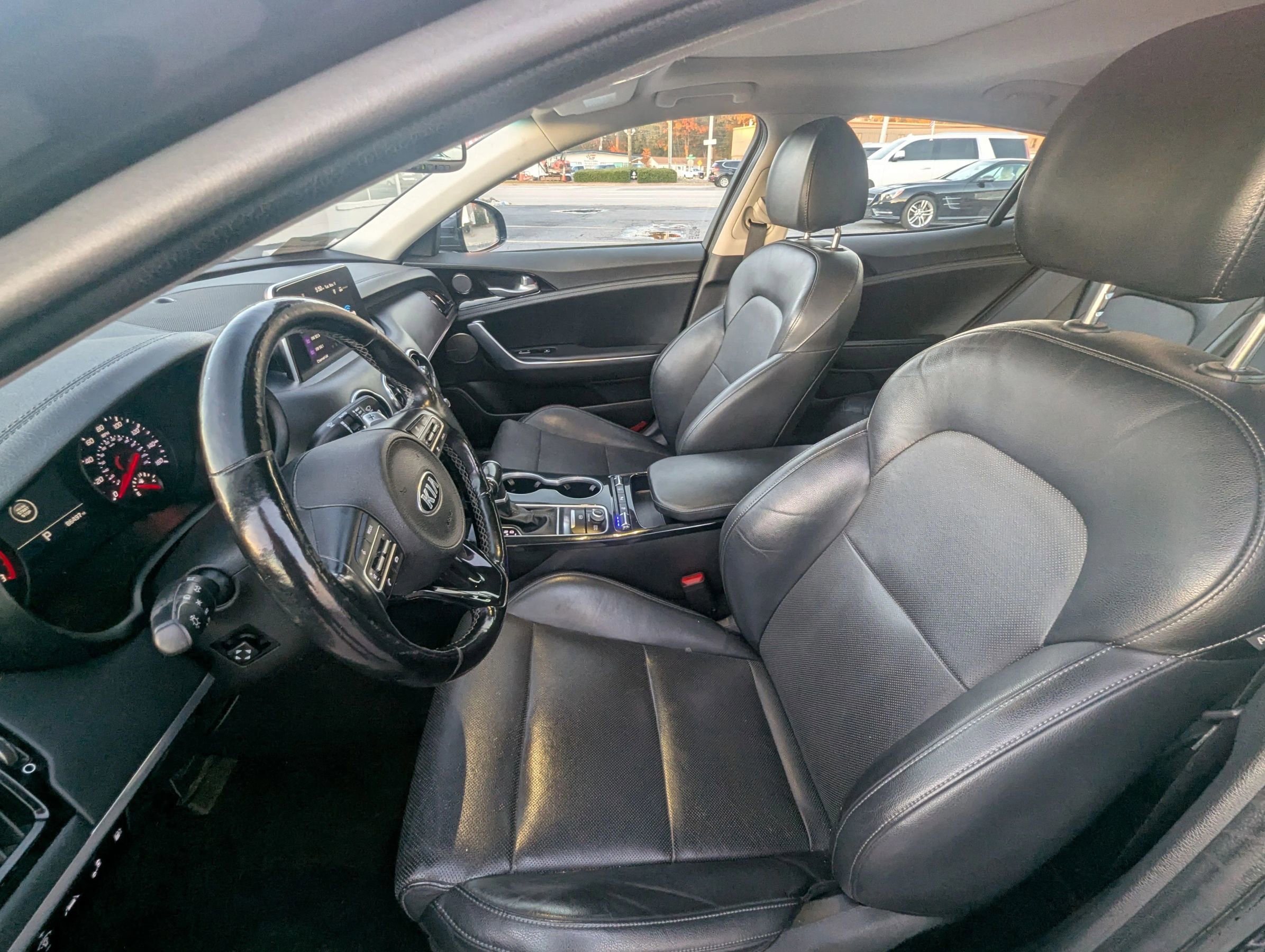 Used 2019 Kia Stinger Premium image 10