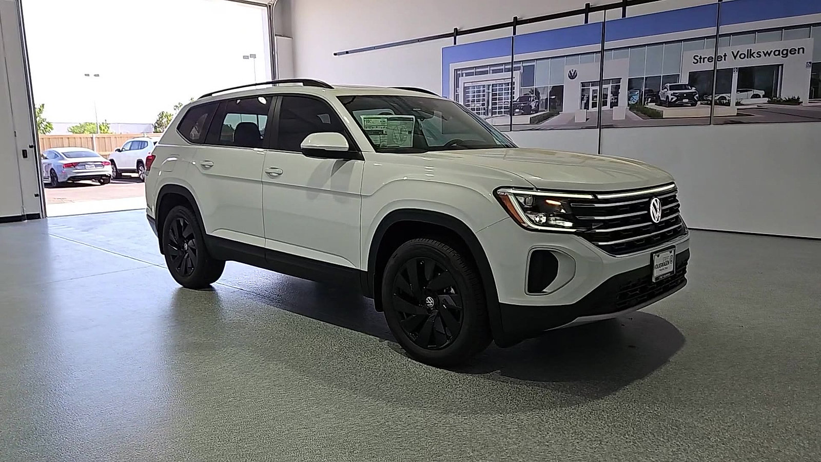 New 2026 Volkswagen Atlas SE FWD image 2