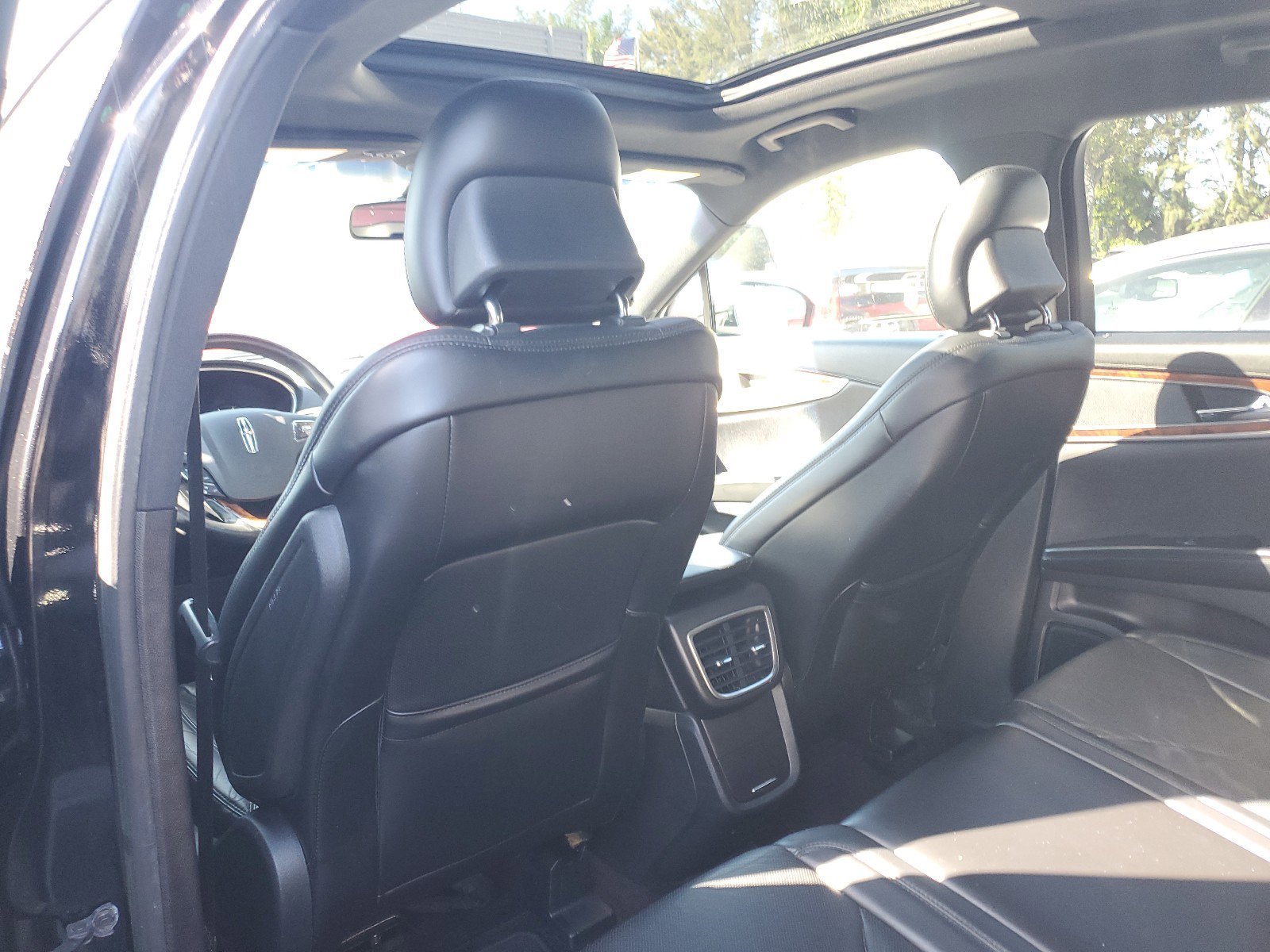 Used 2017 Lincoln MKX Reserve image 11