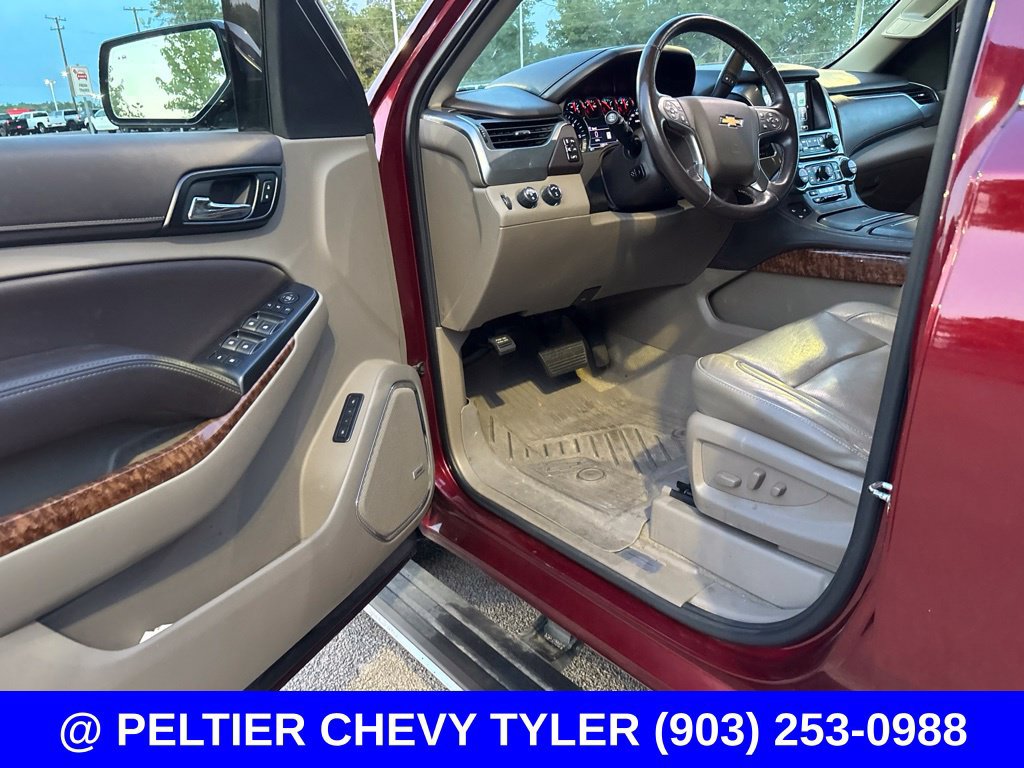 Used 2019 Chevrolet Suburban Premier AWD/4WD image 11