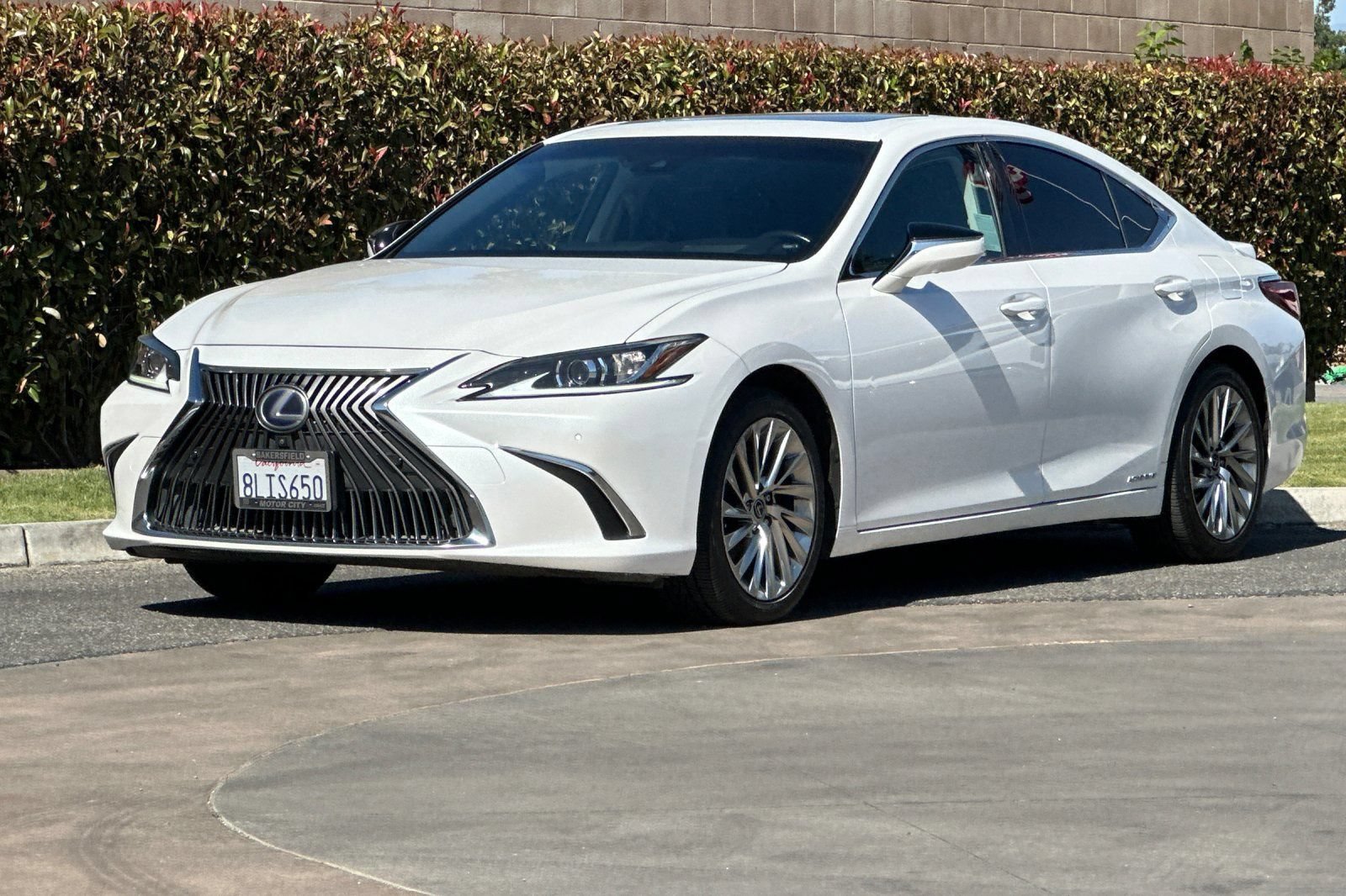 Used 2019 Lexus ES 300h w/ Accessory Package 2 FWD image 8