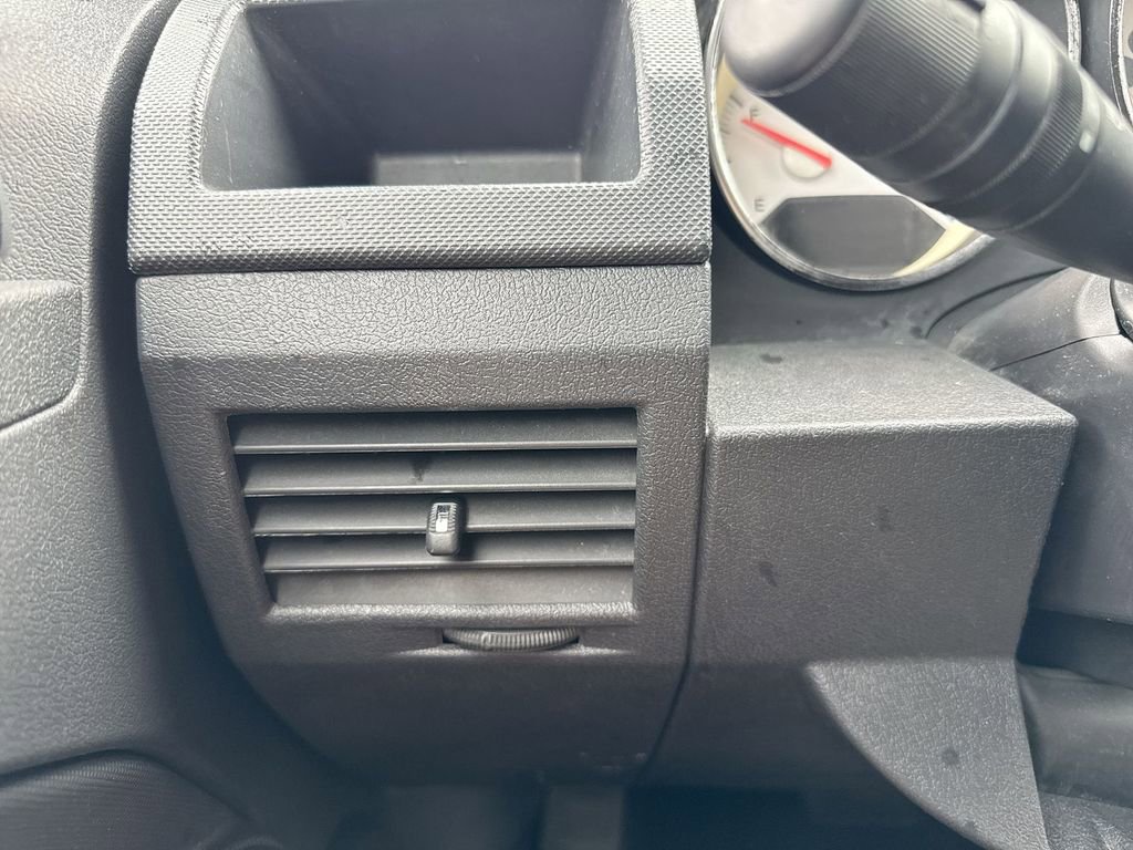 Used 2009 Dodge Caliber SXT image 17