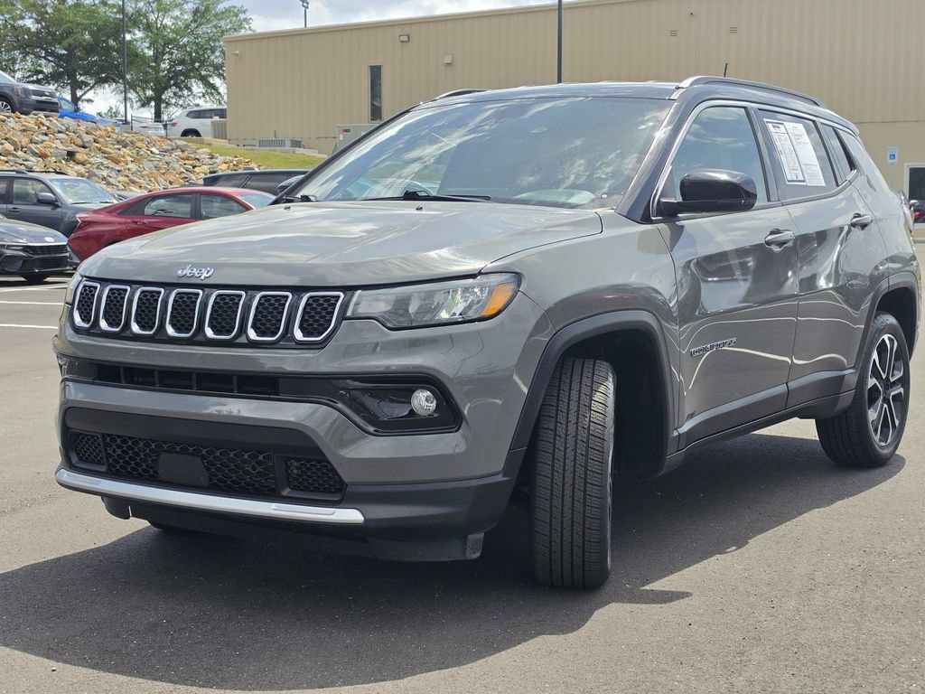 Used 2024 Jeep Compass Limited AWD/4WD image 4