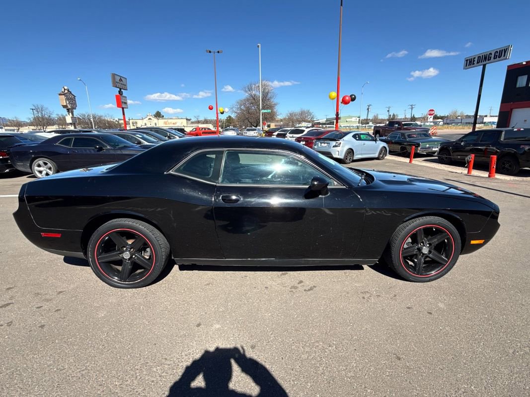 Used 2013 Dodge Challenger SXT image 8