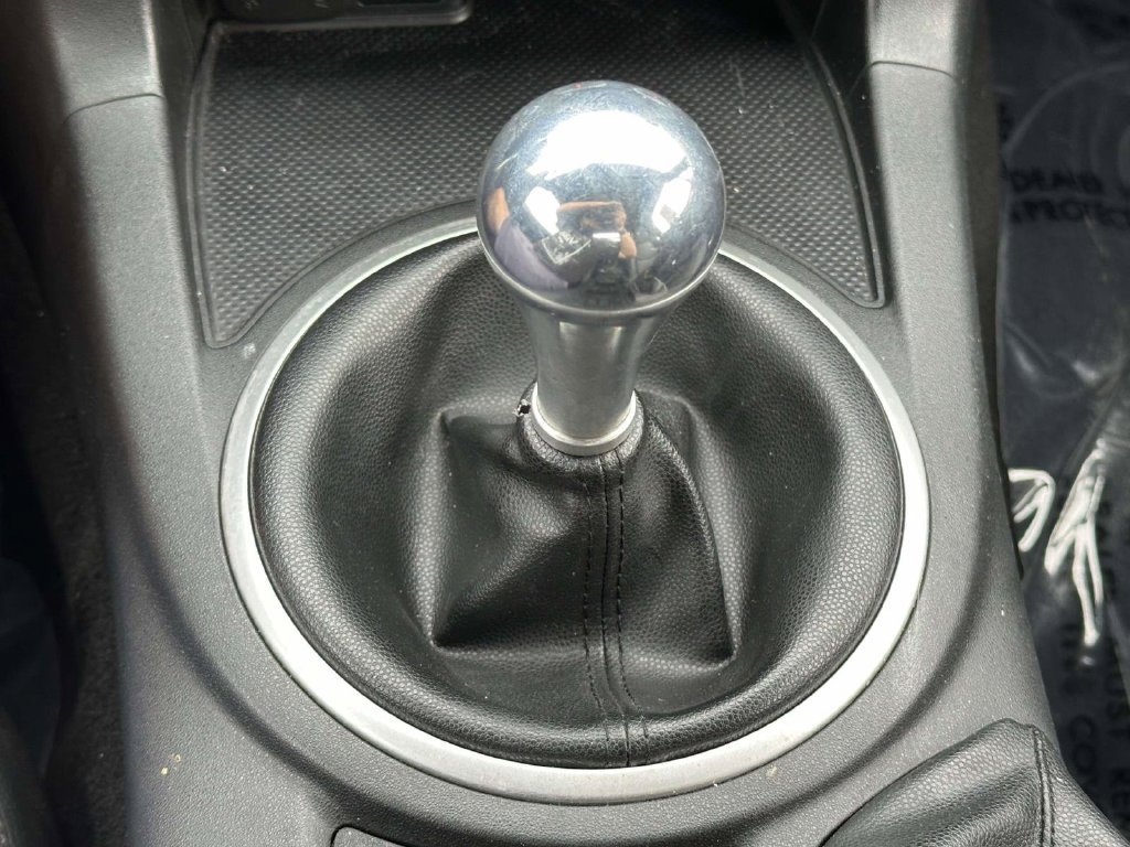 Used 2009 MAZDA MX-5 Miata Sport w/ Convenience Pkg RWD image 17