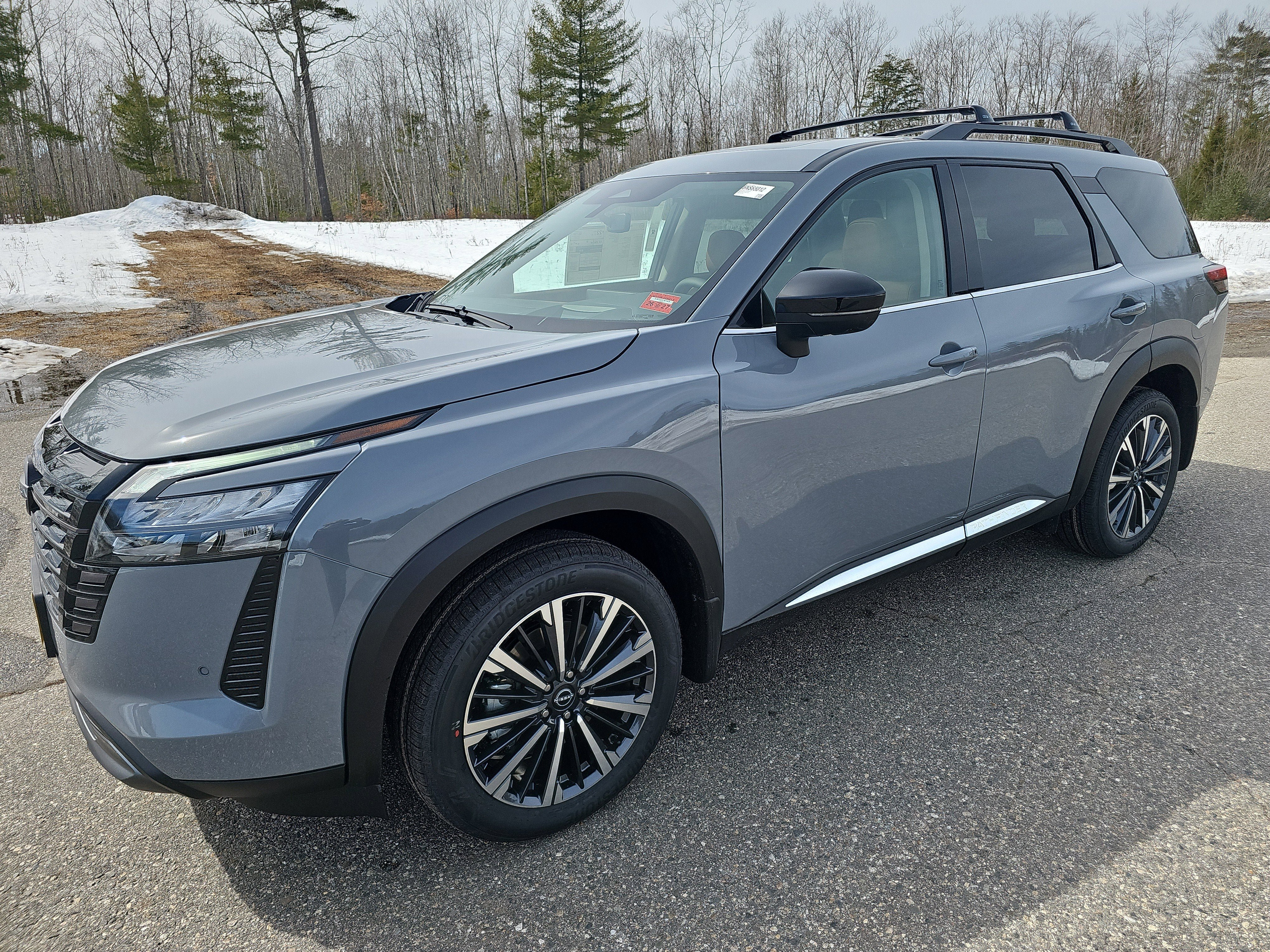 New 2026 Nissan Pathfinder Platinum image 1