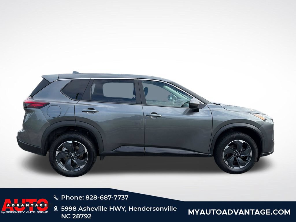 Used 2025 Nissan Rogue SV AWD/4WD image 2