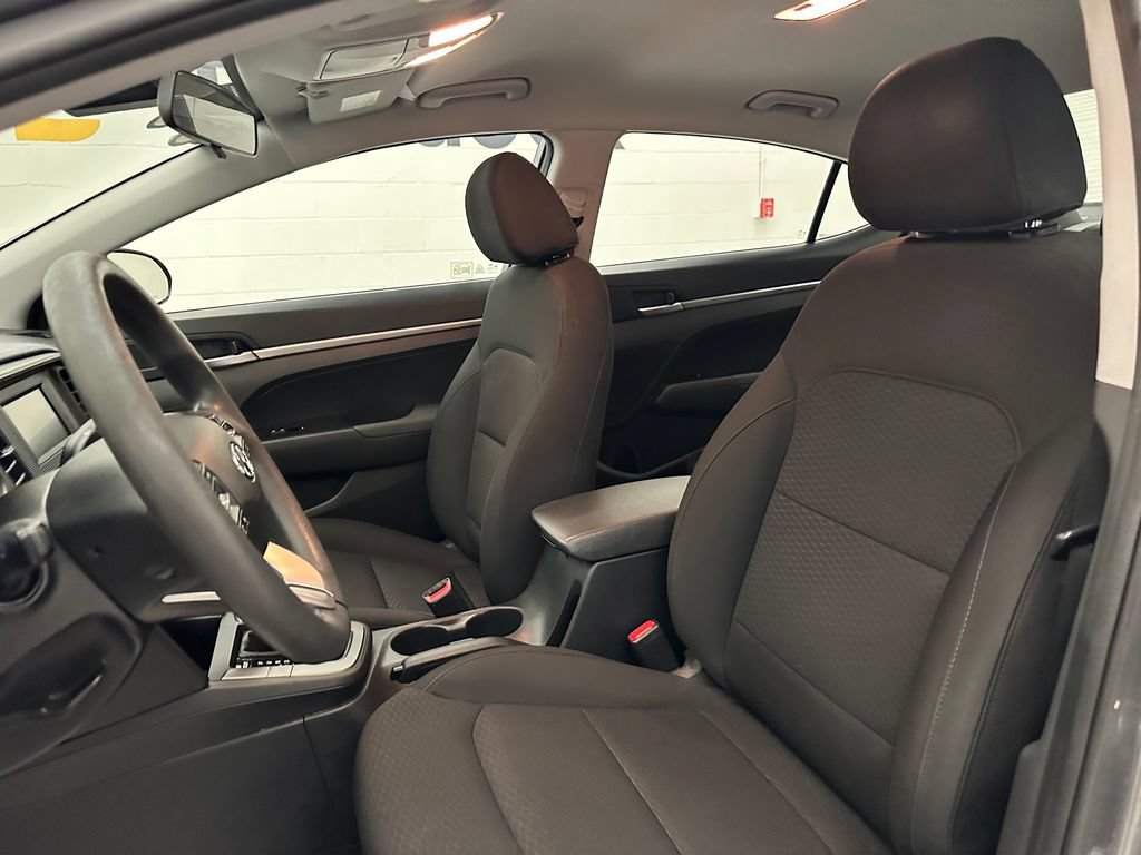 Used 2020 Hyundai Elantra SE w/ Cargo Package (C1) FWD image 18