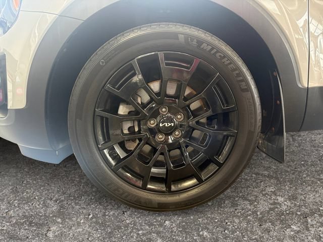 Certified 2022 Kia Telluride SX w/ Nightfall Edition Package AWD/4WD image 12