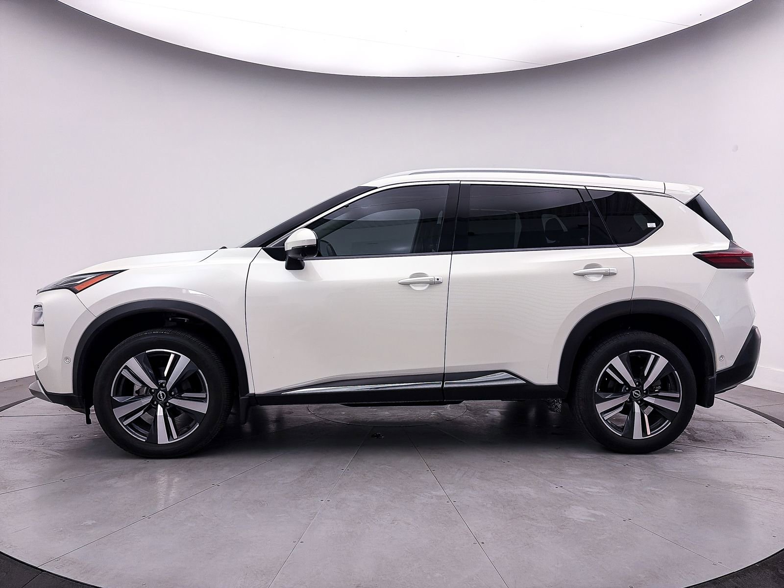Used 2022 Nissan Rogue Platinum w/ Head-Up Display Package image 15