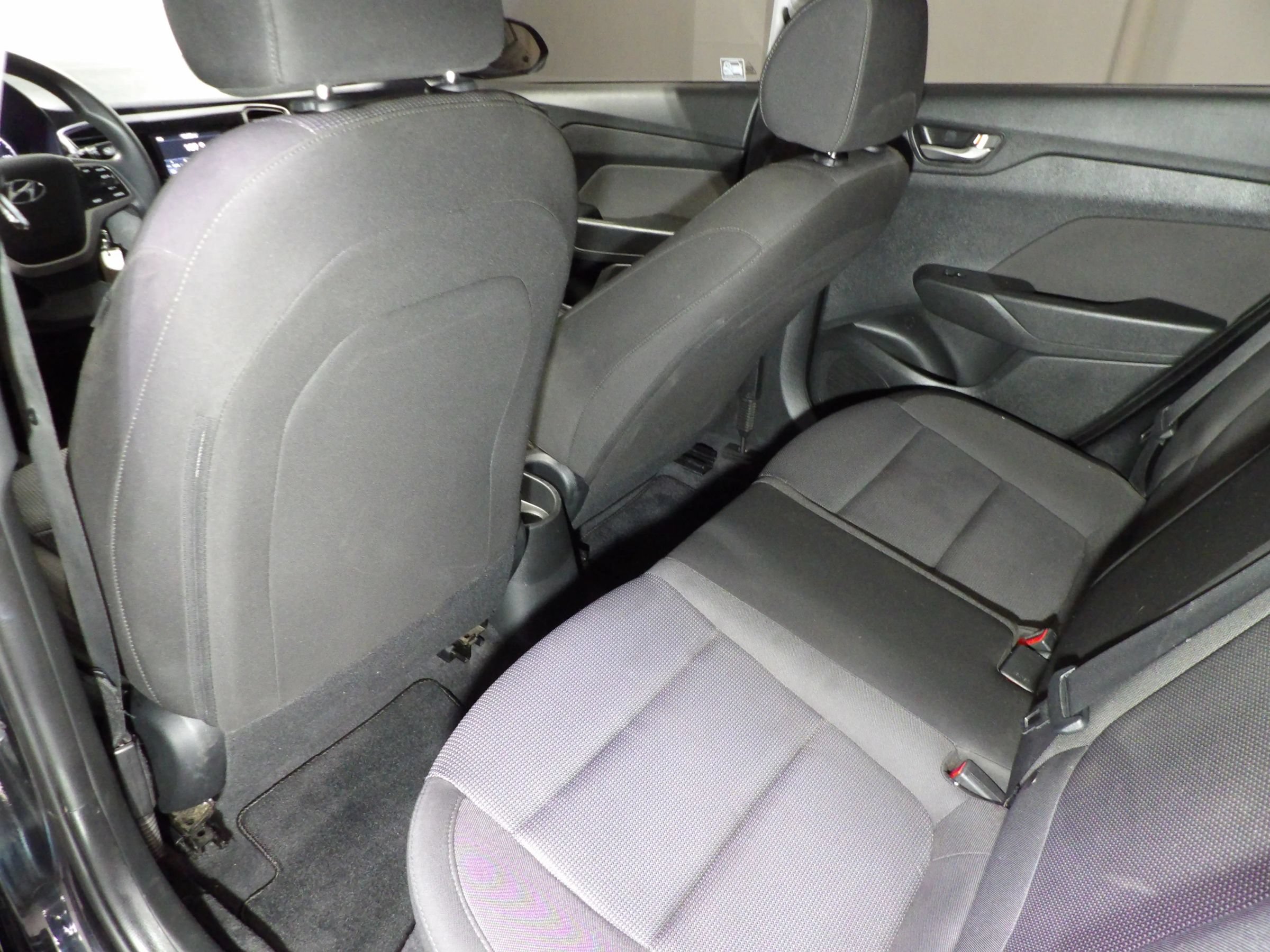 Used 2021 Hyundai Accent SE FWD image 10
