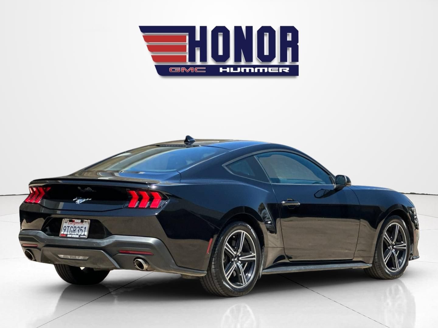 Used 2025 Ford Mustang Premium RWD image 4