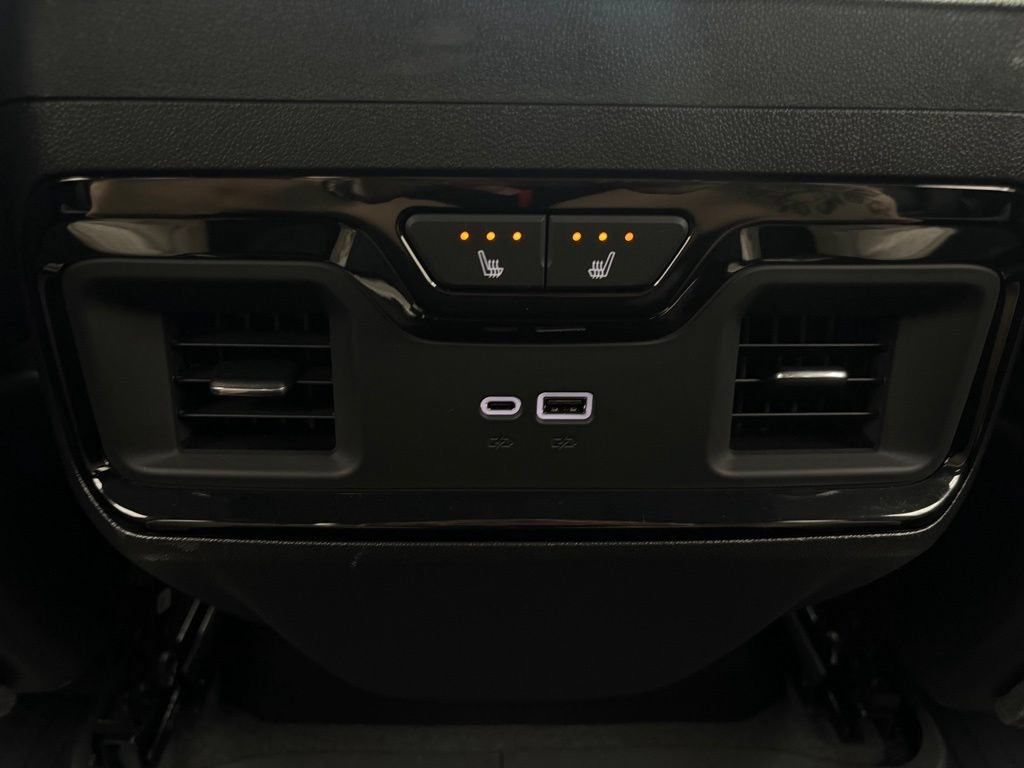 Used 2024 GMC Sierra 1500 AT4 w/ AT4 Premium Package AWD/4WD image 38