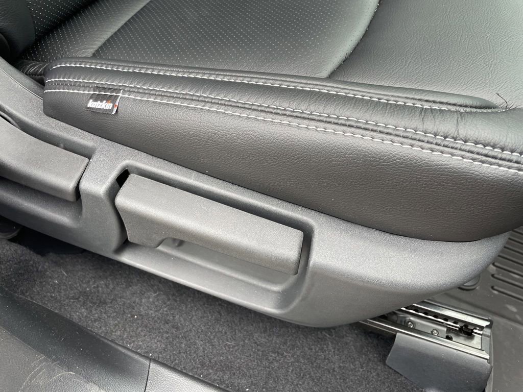 Used 2025 Nissan Pathfinder SV w/ Cargo Package AWD/4WD image 19