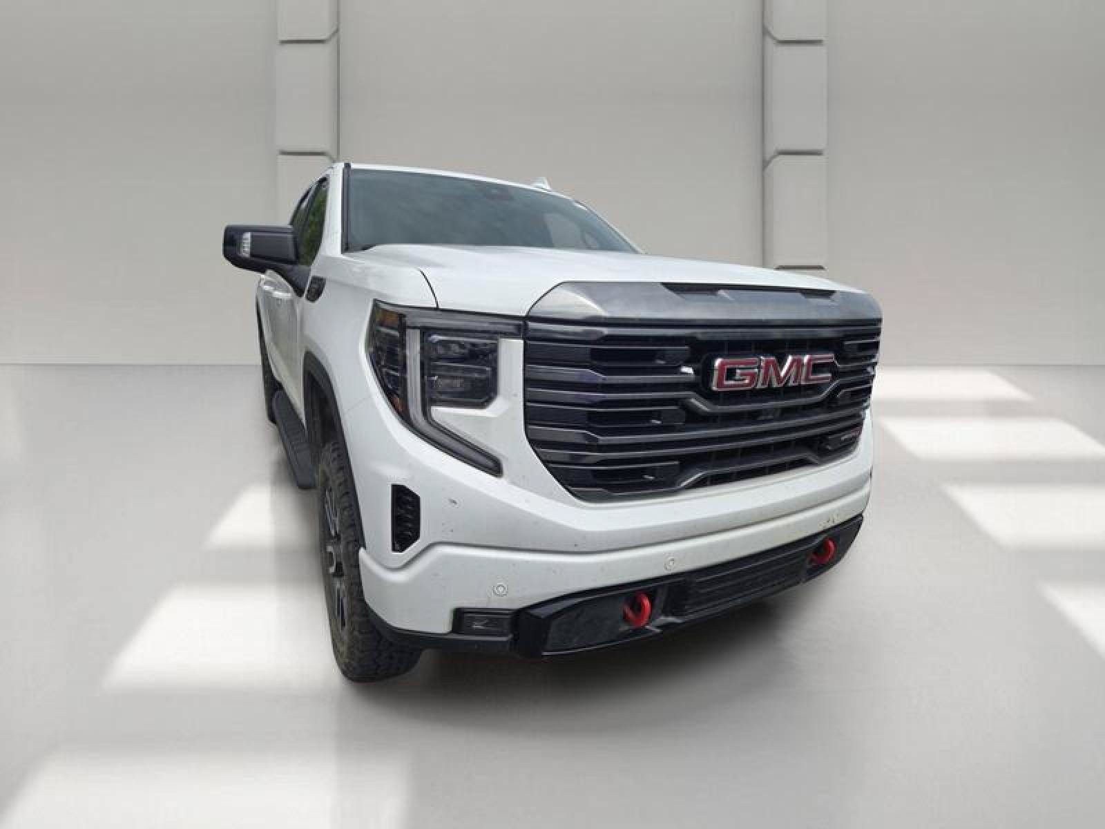Used 2024 GMC Sierra 1500 AT4 w/ Technology Package AWD/4WD image 3