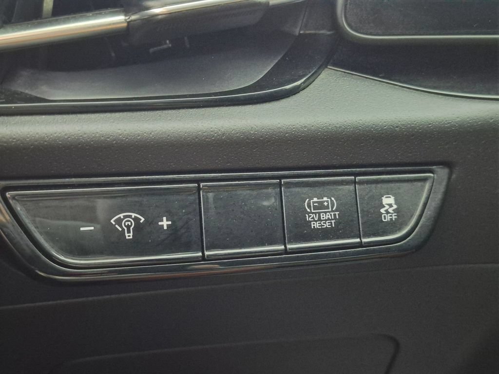 Used 2023 Kia Niro EX Touring FWD image 16