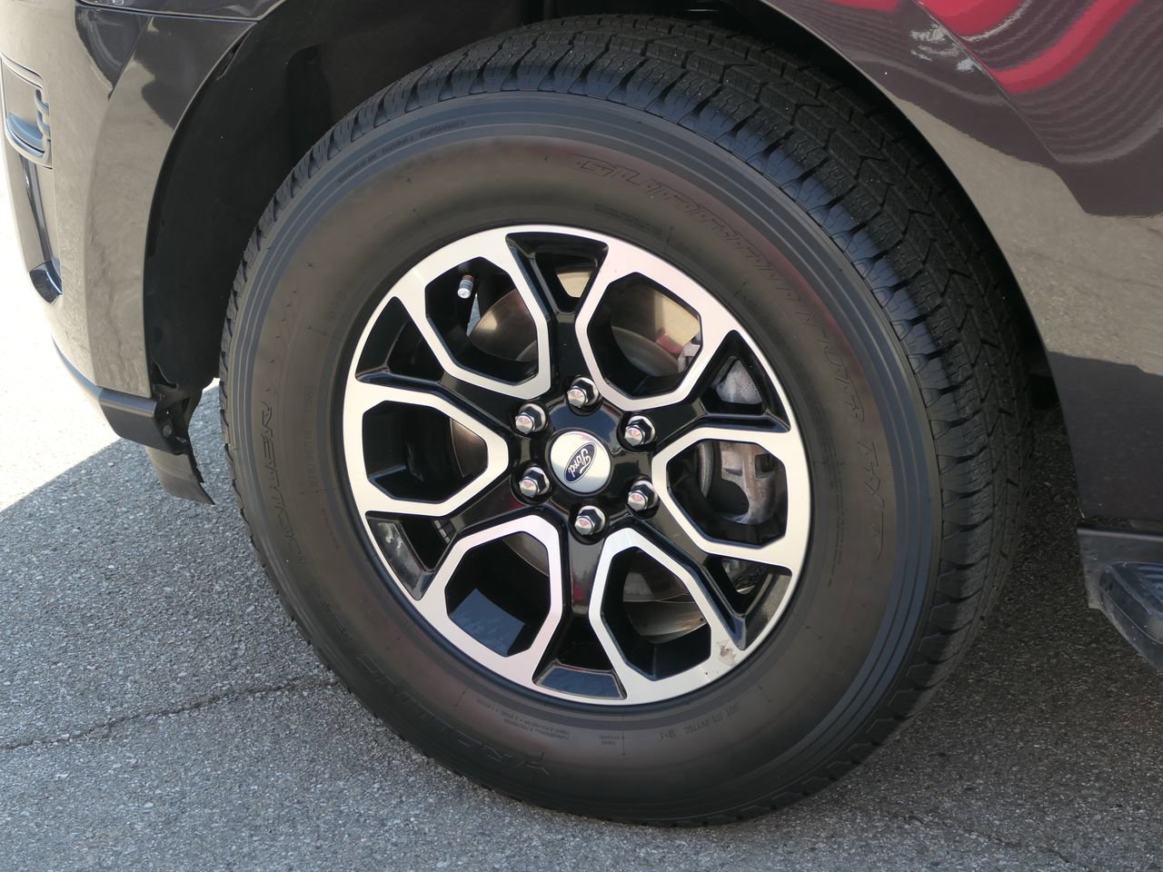 Used 2024 Ford Expedition Max XLT image 9