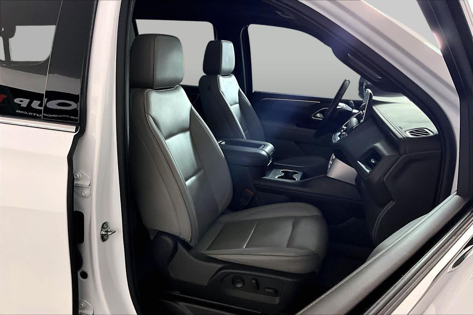 Used 2022 GMC Yukon SLT w/ SLT Premium Package AWD/4WD image 9