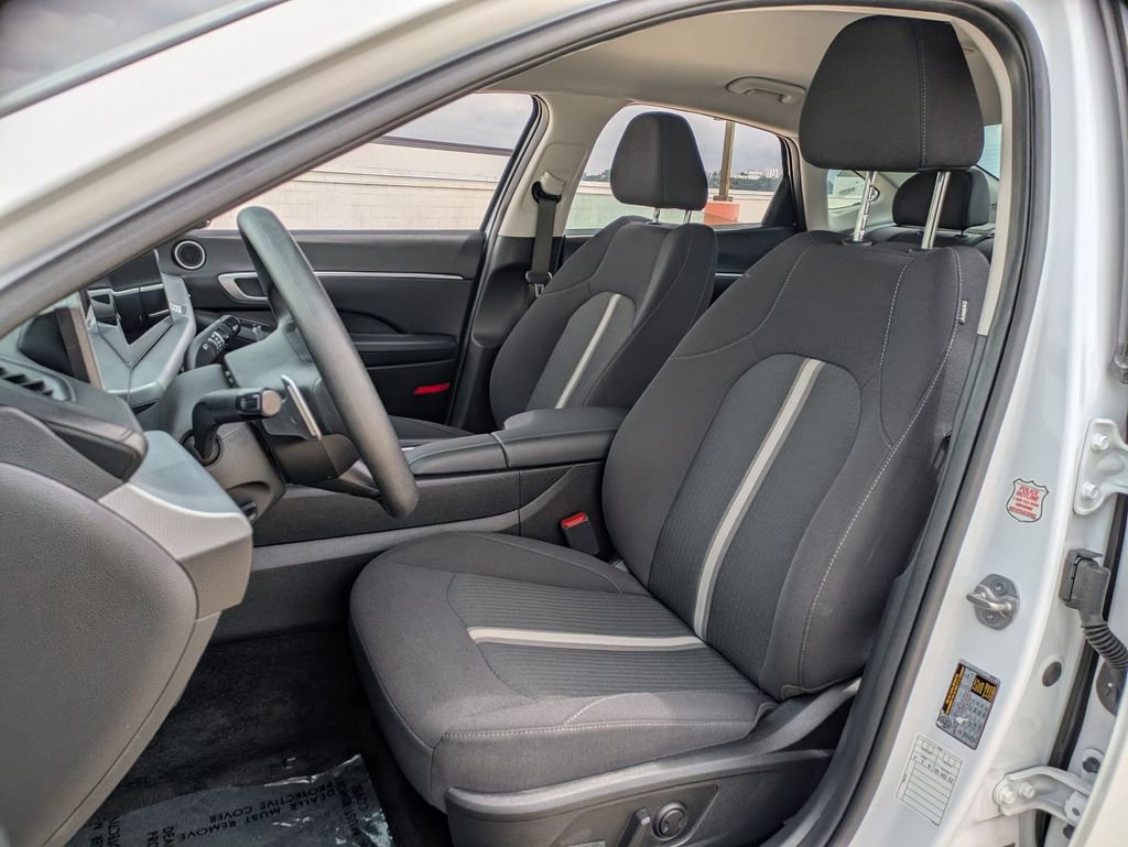 Used 2025 Hyundai Sonata SEL FWD image 23