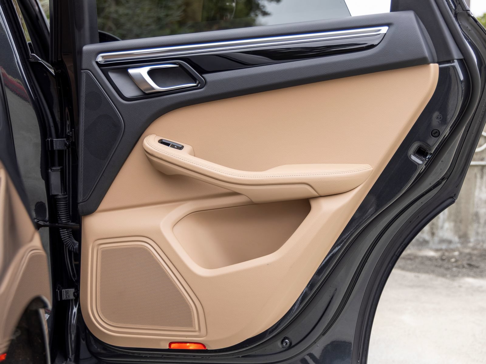 Certified 2023 Porsche Macan AWD/4WD image 55