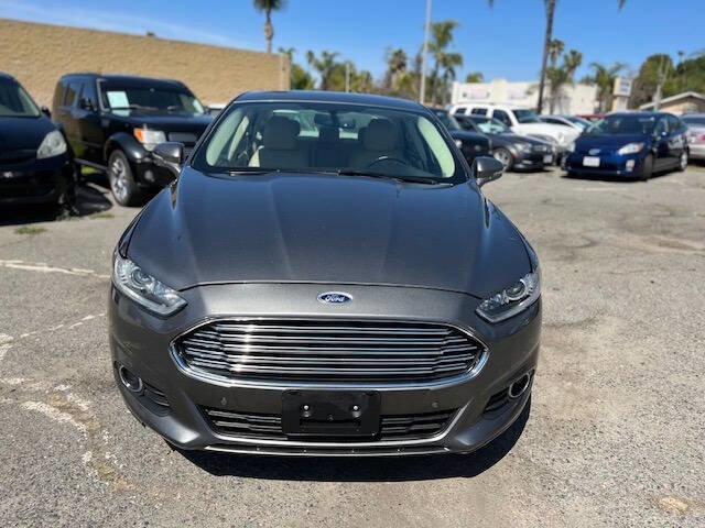Used 2014 Ford Fusion SE w/ Equipment Group 202A FWD image 4
