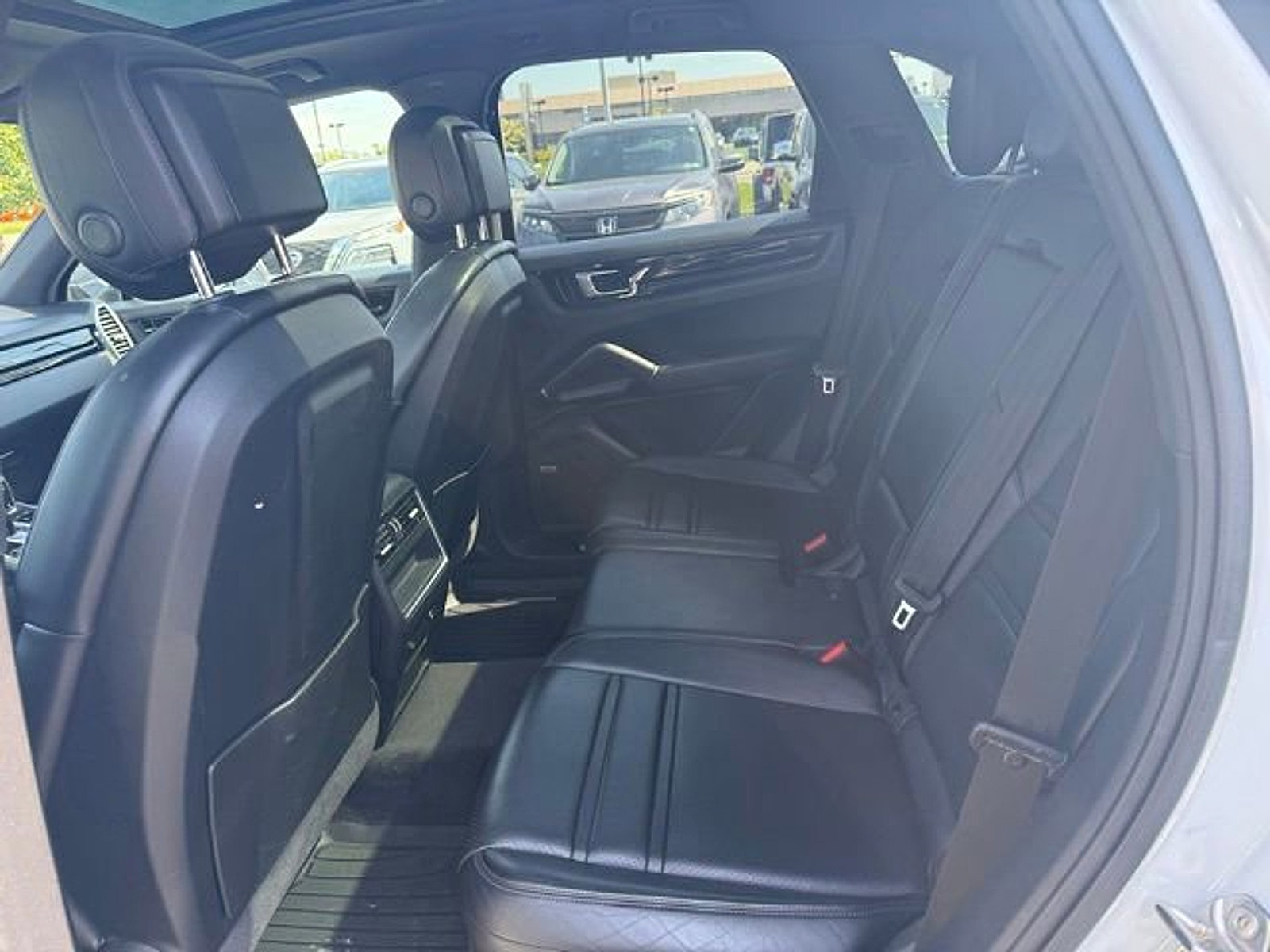 Used 2021 Porsche Cayenne AWD/4WD image 21