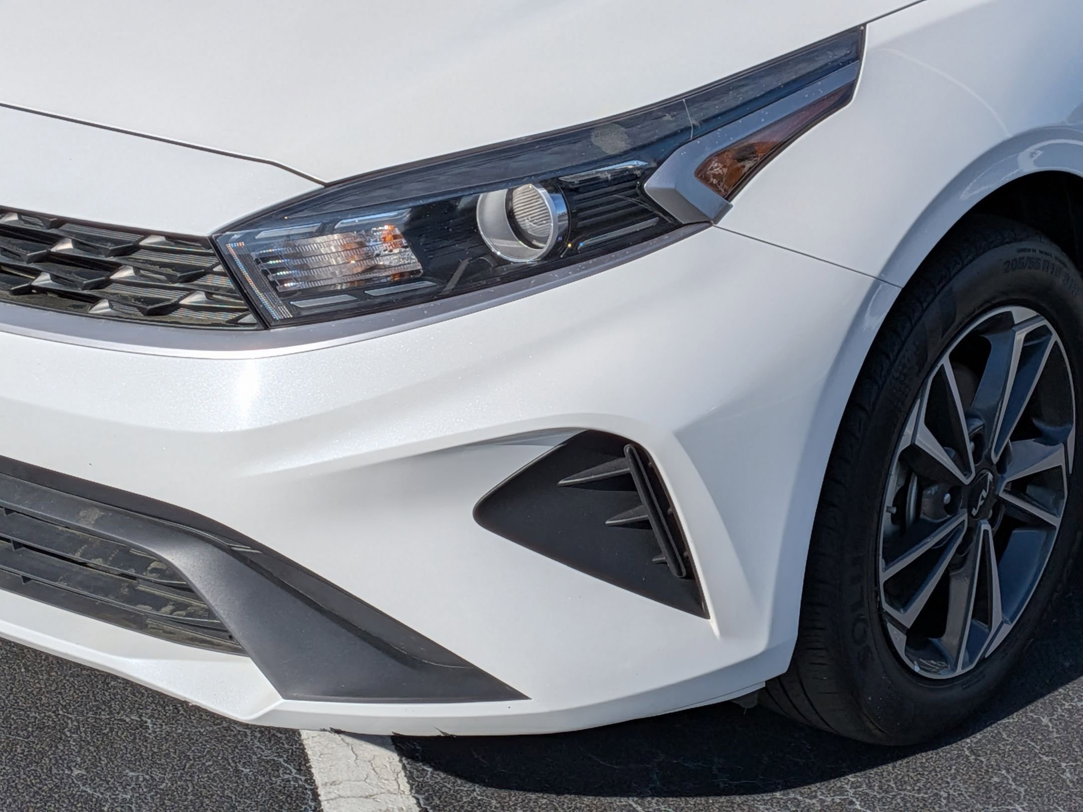 Used 2024 Kia Forte LXS FWD image 9